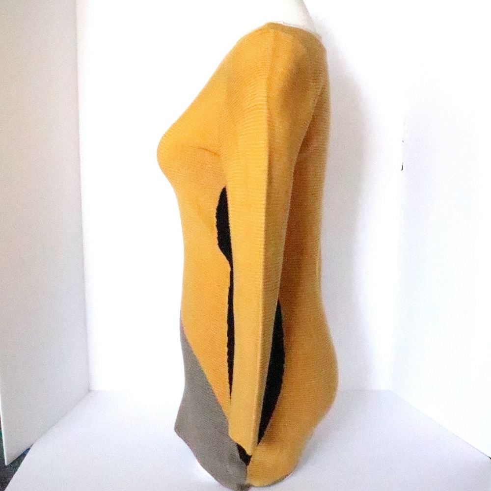 Asymmetrical color blocked tunic length sweater - Picture 3 of 8